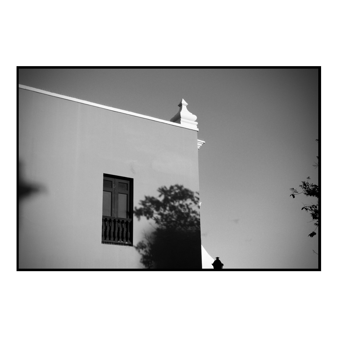 A black and white photo of an old building in San Juan, Puerto Rico