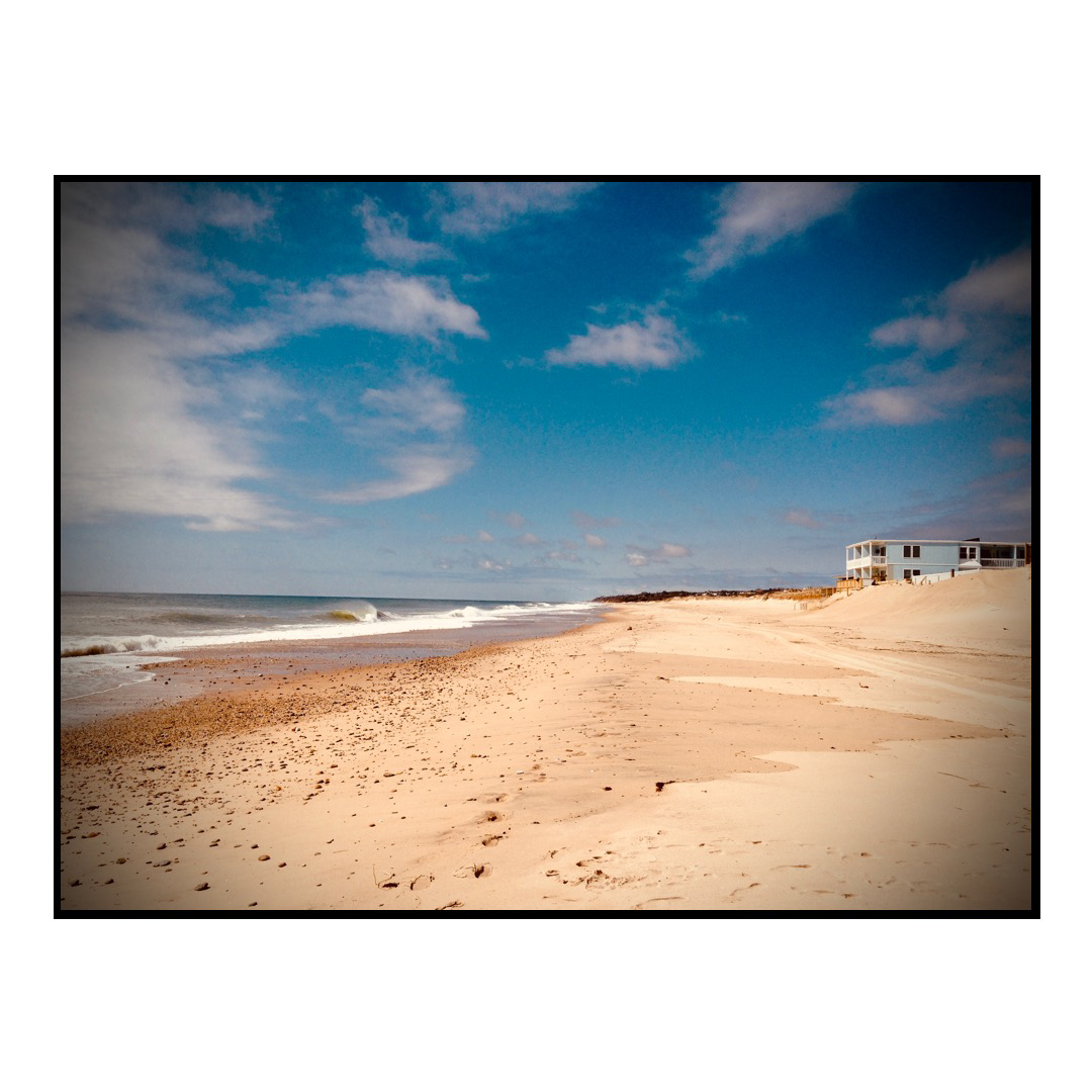 View of the ocean and beach in Montauk, NY